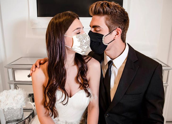 marriage-couple-in-mask